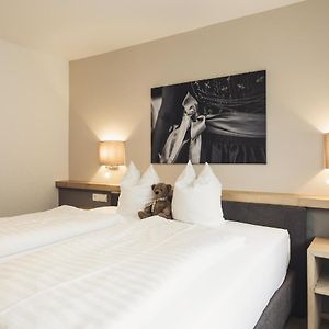 Deluxe Zimmer mit Kingsize-Bett